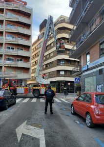 El Ayuntamiento de Cuenca pide extremar la precaución ante el riesgo de desprendimiento de carámbanos de hielo desde tejados y cornisas