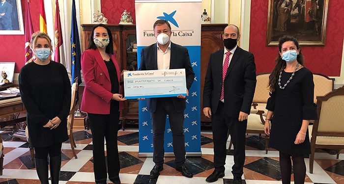 El Ayuntamiento de Cuenca recibe una donación de 5.000 euros de la Fundación ‘la Caixa’ para su proyecto de ‘Atención a personas sin hogar durante la Covid-19’
