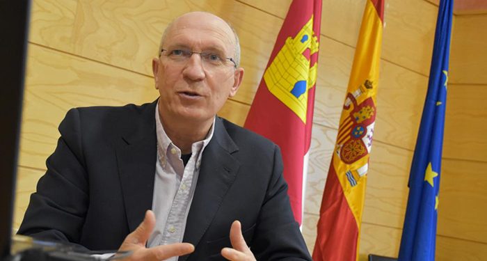 El Gobierno regional expone en Navarra las medidas desarrolladas para hacer frente a la despoblación