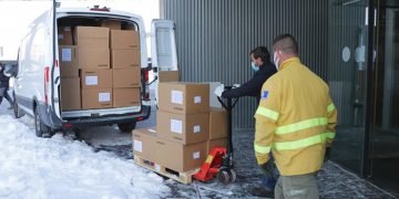 El Gobierno regional ha distribuido esta semana cerca de 700.000 de artículos de protección para profesionales sanitarios
