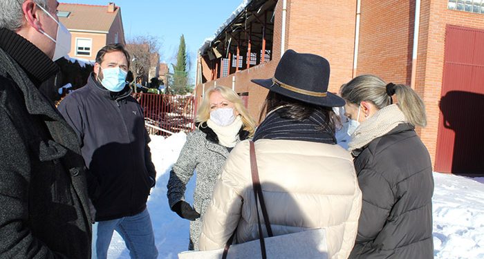 El presidente del PP CLM se interesa en Azuqueca por la evolución de la Covid 19 y las incidencias del temporal de frío