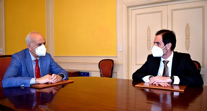 El subdelegado del Gobierno en Cuenca recibe al nuevo vicerrector del campus conquense de la UCLM 1 El subdelegado del Gobierno en Cuenca recibe al nuevo vicerrector del campus conquense de la UCLM