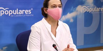 Guarinos exige al Gobierno de Page que regrese de vacaciones y explique a los castellano-manchegos cómo está siendo el proceso de vacunación frente al coronavirus