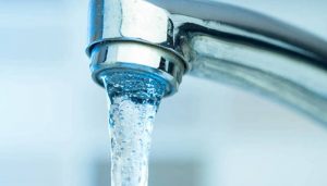 Huete recupera poco a poco el suministro de agua pero la lista de roturas en la red es tremenda