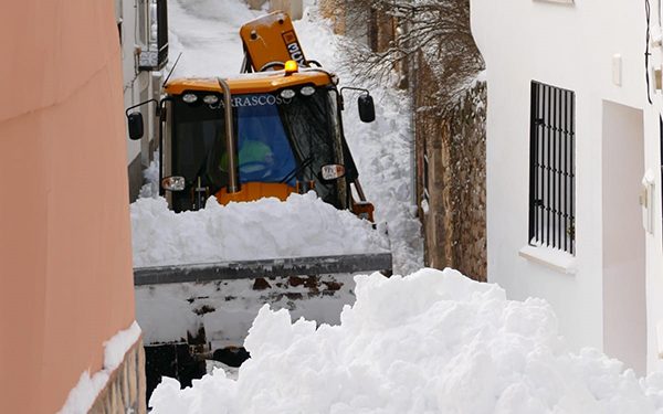 La colaboración ciudadana minimiza el impacto de Filomena en Cogolludo
