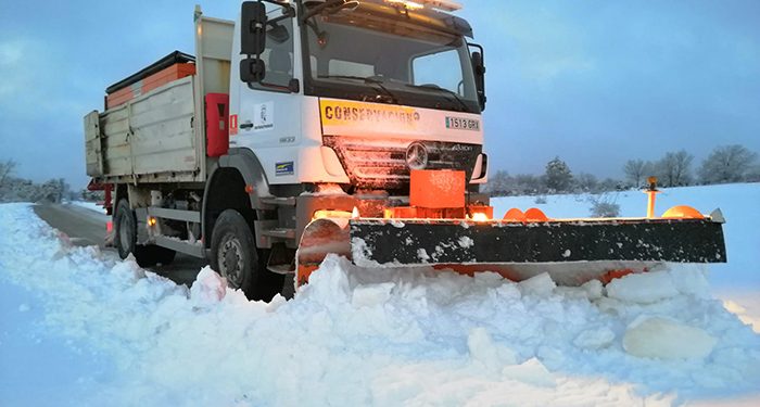 La Diputación de Cuenca ha movilizado 40 vehículos para limpiar de nieve que se acumula en la provincia 1 La Diputación de Cuenca ha movilizado 40 vehículos para limpiar de nieve que se acumula en la provincia