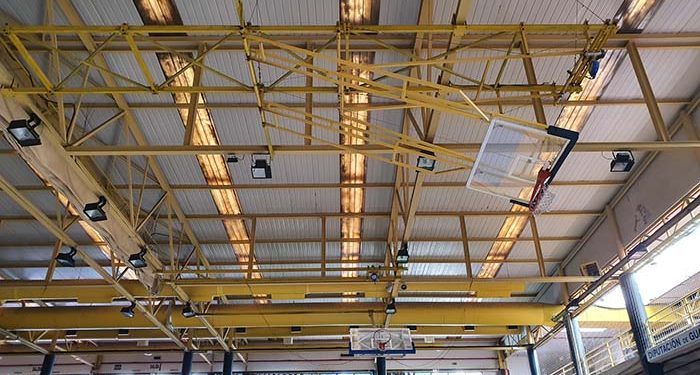 La Diputación de Guadalajara invierte 37.000 euros en una nueva y más eficiente iluminación del polideportivo San José