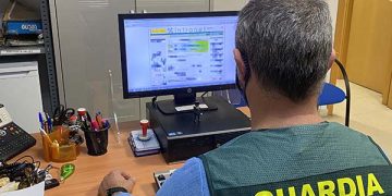 La Guardia Civil detiene a dos personas por estafa en compras por Internet en Azuqueca de Henares
