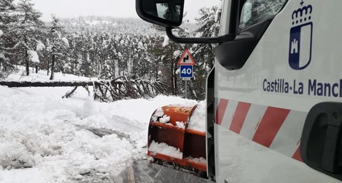 La Junta tiene preparado un dispositivo especial para hacer frente a las incidencias que pueda provocar la nieve en la Red Regional de Carreteras