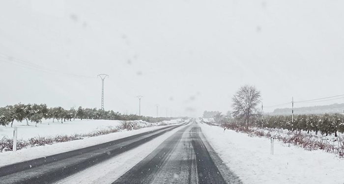 Las carreteras de Cuenca y Guadalajara vuelven a ser este lunes las más castigadas por la nieve y el hielo