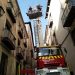 Los bomberos retiran varias tejas que presentaban riesgo de caída en la calle San Pedro de Cuenca 3 Los bomberos retiran varias tejas que presentaban riesgo de caída en la calle San Pedro de Cuenca