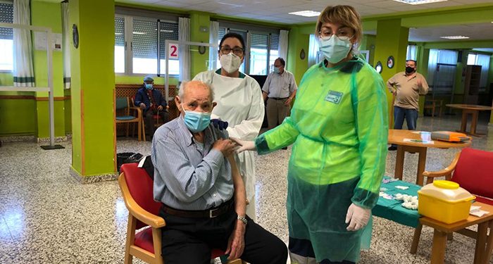 Los residentes y trabajadores de la Residencia Provincial de Cuenca ya han recibido la primera dosis de la vacuna frente al Covid