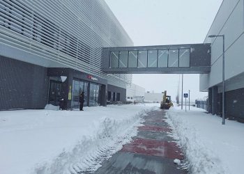 Montepino ayuda en los trabajos de limpieza de nieve y hielo en polígonos de Guadalajara