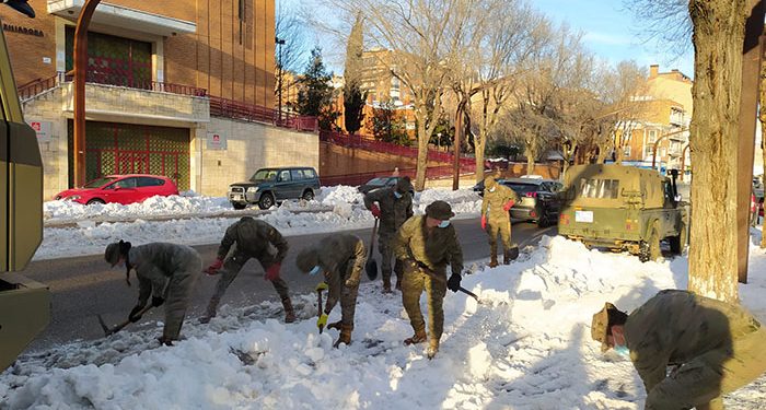 Nueva fase del operativo contra los efectos de ‘Filomena’ en Guadalajara: nueve máquinas comenzarán a retirar nieve acumulada al despejar calzadas y aceras 1 Nueva fase del operativo contra los efectos de ‘Filomena’ en Guadalajara nueve máquinas comenzarán a retirar nieve acumulada al despejar calzadas y aceras