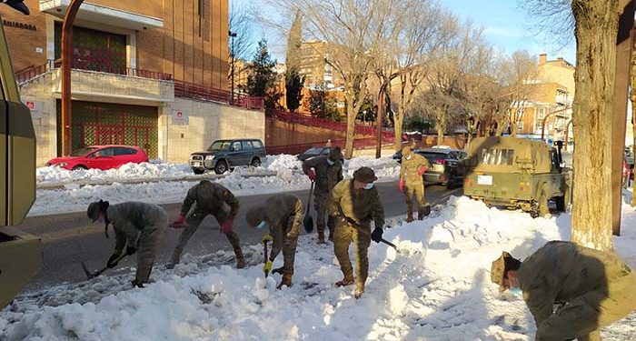 Nueva fase del operativo contra los efectos de ‘Filomena’ en Guadalajara seis días después de la nevada: 9 máquinas comenzarán a retirar nieve acumulada al despejar calzadas y aceras 1 Nueva fase del operativo contra los efectos de ‘Filomena’ seis días después de la nevada 9 máquinas comenzarán a retirar nieve acumulada al despejar calzadas y aceras
