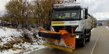 La Diputación de Cuenca moviliza seis quitanieves y pone en alerta a cinco equipos de GEACAM para actuar en la sierra
