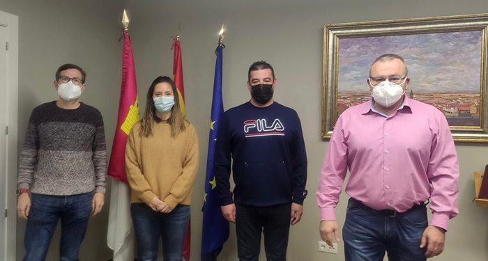 Toman posesión como funcionarios en prácticas dos nuevos agentes de policía local en Quintanar del Rey