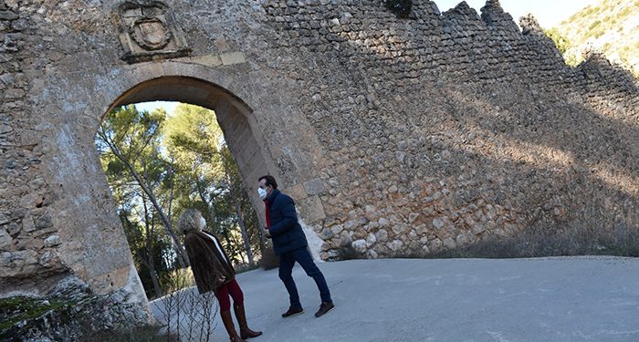 Adjudicadas las obras para actuar en la muralla de Alarcón con una inversión de 200.000 euros
