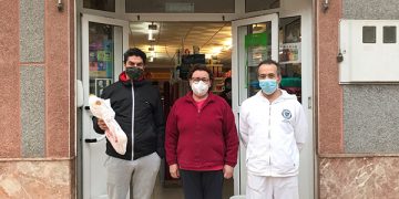 AFEPAN otorga dos meses de pan gratis para Yasmina como primer bebé nacido en la provincia de Cuenca en 2021