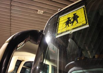 Tres niños de Poyatos afrontan más de cuatro horas diarias entre transporte y esperas para acudir al colegio en Cañamares