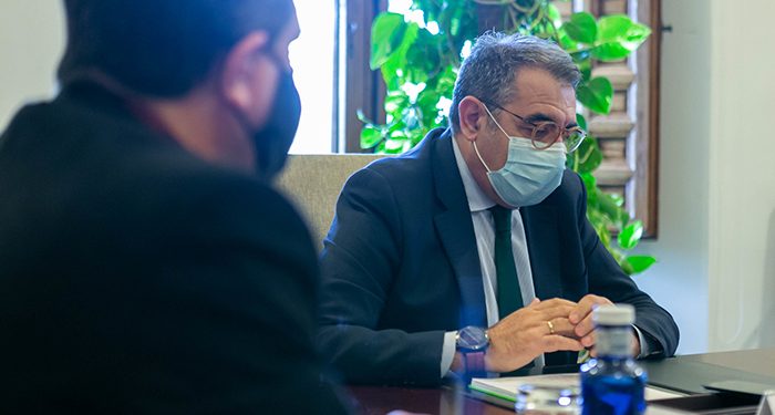 Castilla-La Mancha regula las visitas a las residencias de mayores siempre que el centro esté libre de COVID-19 1 Castilla-La Mancha regula las visitas a las residencias de mayores siempre que el centro esté libre de COVID-19