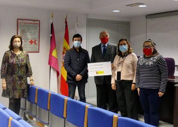 El Colegio de Aparejadores apoya a Cruz Roja Cuenca en su labor de reducir la brecha digital en la Infancia más vulnerable