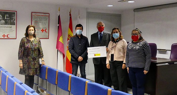 El Colegio de Aparejadores apoya a Cruz Roja Cuenca en su labor de reducir la brecha digital en la Infancia más vulnerable