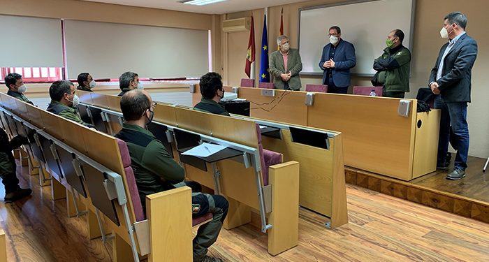 El delegado de la Junta clausura un curso especializado en habilidades comunicativas dirigido a Agentes Medioambientales