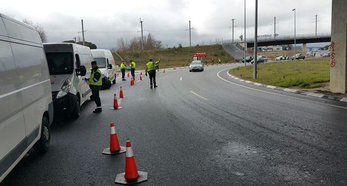 El exceso de tiempo de conducción es la infracción más cometida en la Campaña de la DGT de vigilancia europea RoadPol Operation Truck&Bus en Cuenca