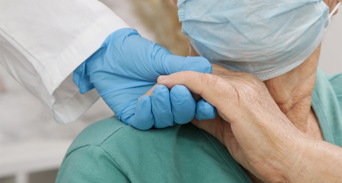 El Gobierno de Castilla-La Mancha facilita la contratación de profesionales en 115 centros residenciales a través de la Bolsa Social