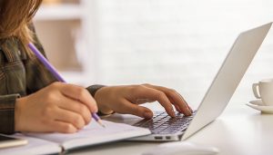 El Gobierno regional desarrollará a lo largo del curso 22 acciones formativas y 30 seminarios para formar al profesorado en igualdad de género