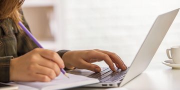 El Gobierno regional desarrollará a lo largo del curso 22 acciones formativas y 30 seminarios para formar al profesorado en igualdad de género