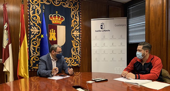 El Gobierno regional trabaja con el municipio de Brihuega en la puesta en marcha del servicio de transporte ASTRA y una nueva estación depuradora