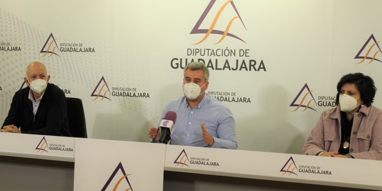 foto grupo popular un momento de la rueda de prensa