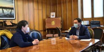 La Diputación de Cuenca colabora con el Ayuntamiento de Paracuellos de la Vega para renovar el parque infantil
