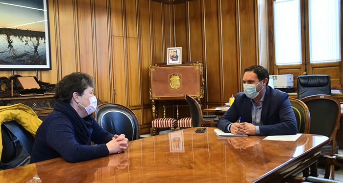 La Diputación de Cuenca colabora con el Ayuntamiento de Paracuellos de la Vega para renovar el parque infantil