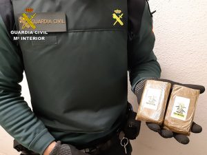 La Guardia Civil detiene en Maranchón a una persona con dos tabletas de hachís de 192 gramos