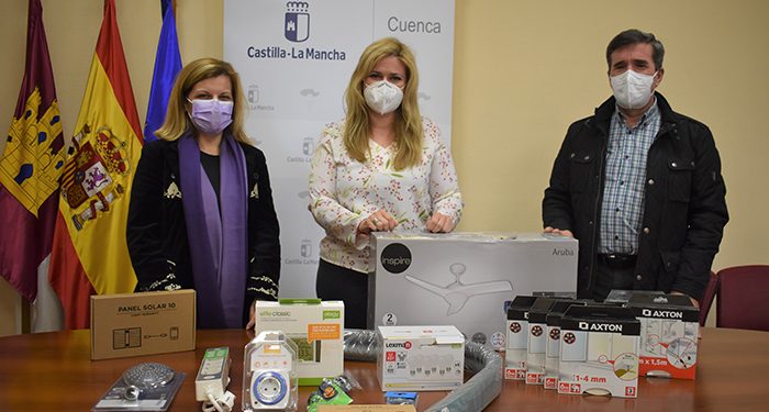 La Junta entrega en Cuenca kits de eficiencia y ahorro energético a mujeres víctimas de violencia de género en situación de vulnerabilidad 1 La Junta entrega en Cuenca kits de eficiencia y ahorro energético a mujeres víctimas de violencia de género en situación de vulnerabilidad