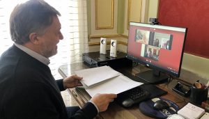 Las Casas Colgadas se iluminan este domingo de morado con motivo del Día Mundial de las Enfermedades Raras