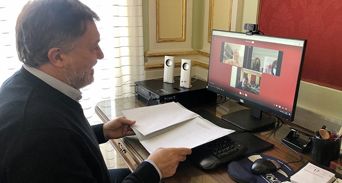 Las Casas Colgadas se iluminan este domingo de morado con motivo del Día Mundial de las Enfermedades Raras 1 Las Casas Colgadas se iluminan este domingo de morado con motivo del Día Mundial de las Enfermedades Raras