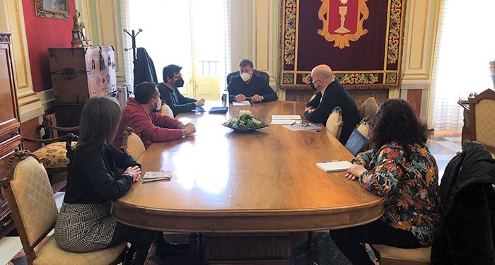 Los monumentos municipales de Cuenca se teñirán de color este sábado con motivo del Carnaval