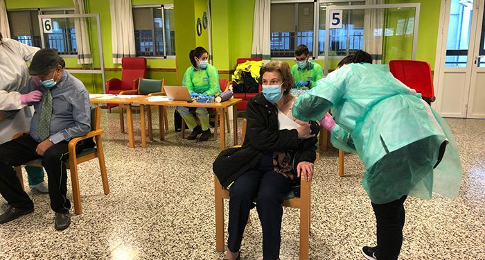 Los residentes y trabajadores de la Residencia Provincial de Cuenca ya están inmunizados frente al coronavirus tras la segunda dosis