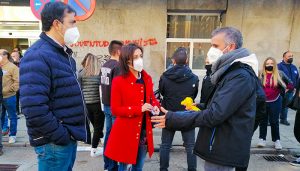 Luz Moya y José Ángel Gómez asisten a la manifestación organizada por los trabajadores de Siemens-Gamesa
