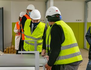 Page visita las obras del nuevo hospital de Guadalajara que va a multiplicar por tres y por cuatro las prestaciones sanitarias de la provincia”c