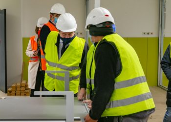 Page visita las obras del nuevo hospital de Guadalajara que va a multiplicar por tres y por cuatro las prestaciones sanitarias de la provincia”c