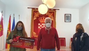 rosario montes gana el premio de 300 euros de los 5 reyes magos de fuentenovilla