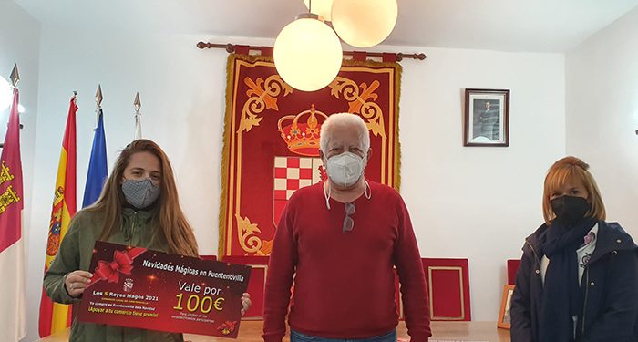 Rosario Montes gana el premio de 300 euros de los 5 Reyes Magos de Fuentenovilla 1 rosario montes gana el premio de 300 euros de los 5 reyes magos de fuentenovilla