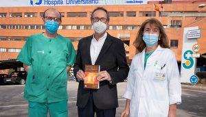 Un endocrinólogo del Hospital de Guadalajara dirige un libro que aborda la endocrinología clínica del envejecimiento y su importancia en el diagnóstico y tratamiento
