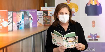 Un total de 225 bibliotecas públicas de la región van a poner en marcha la ‘Estantería Violeta Juvenil’ para concienciar en materia de igualdad de género