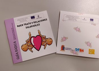 Villanueva de la Torre reparte entre sus jóvenes una guía educativa sobre Buen Trato y Relaciones Saludables para prevenir la violencia de género